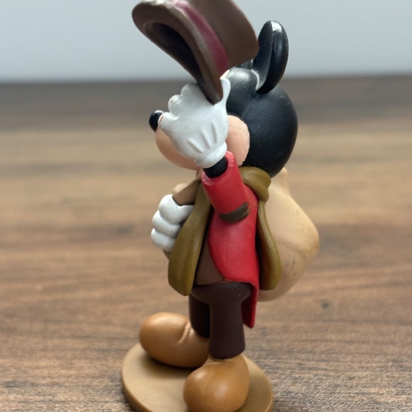 Disney Mickey’s Christmas Carol MICKEY MOUSE as Bob Cratchit PVC figure toy - Picture 4 of 6